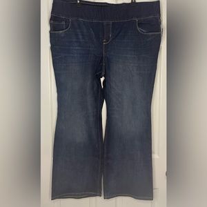 NWT Old Navy Rockstar Elastic Waistband Plus Size 22 Short Boot Leg Jeans